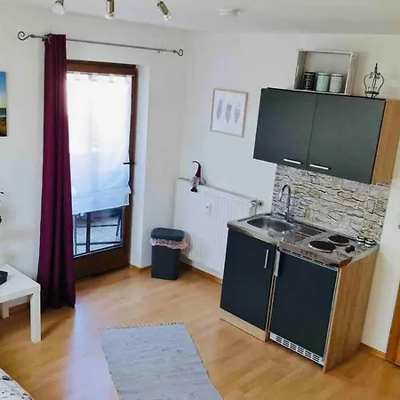 Apartman Modernes 1 Zi. Fuer 2 Personen Mit Balkon *
