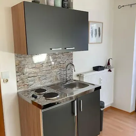 Modernes 1 Zi. Fuer 2 Personen Mit Balkon